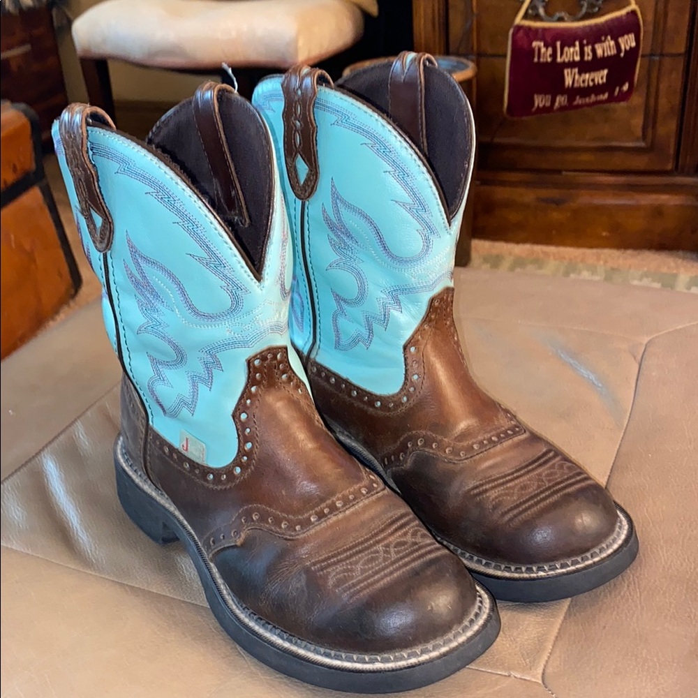 Ariat Women's Western Boots - Brown and Blue